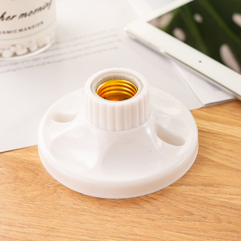 Λευκή επίπεδης βάσης λαμπτήρα οροφή τύπου Ε27 Στρογγυλοειδής λαμπτήρας με ονομαστική τάση 220V